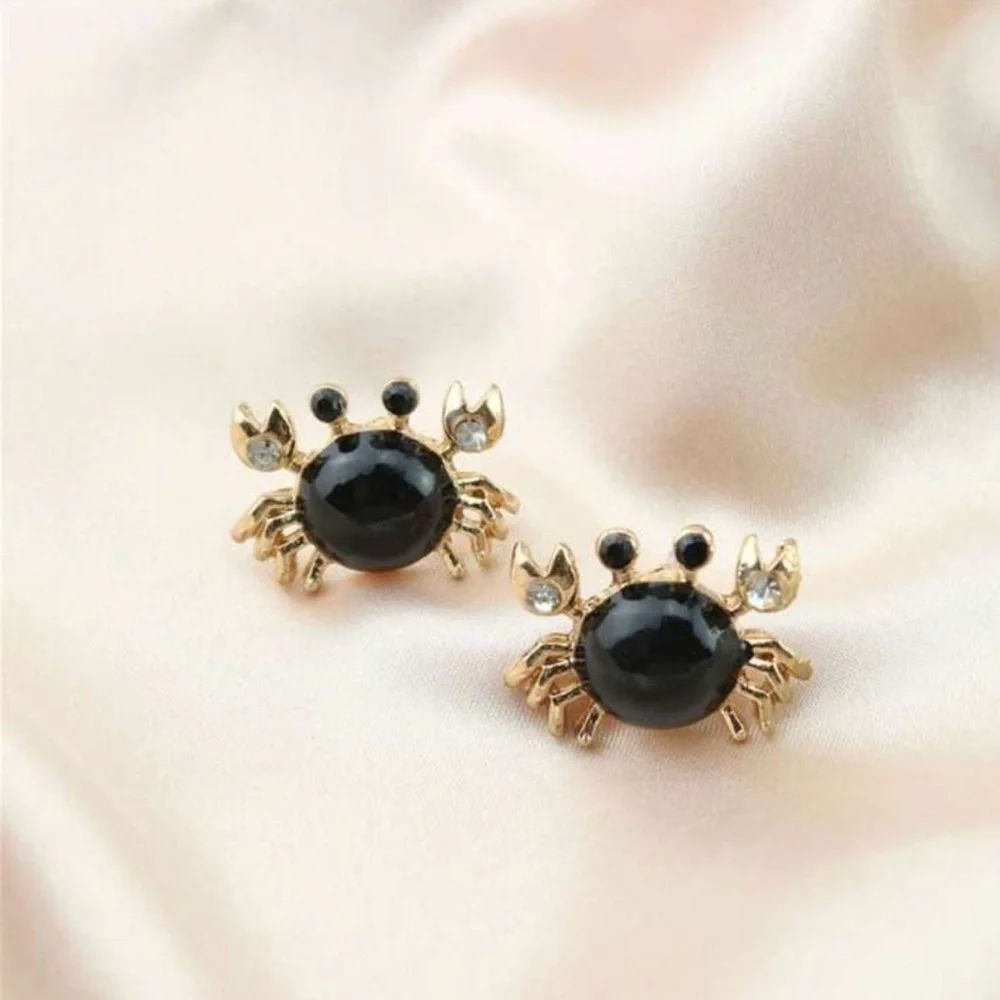 Verity Funky Black Crab Coastal Beach Shore Sand Crustacean Shellfish Ocean Stud